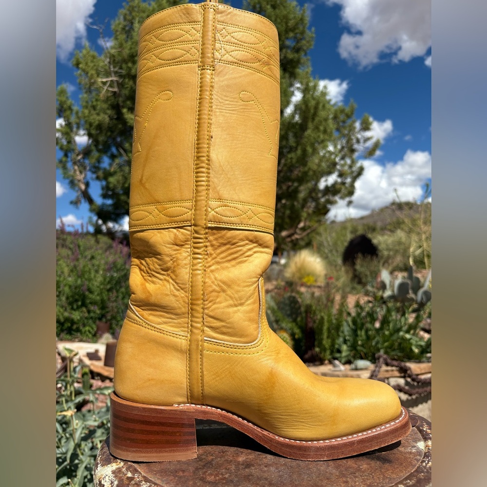 FRYE πΊπΈ Campus Longhorn Stitch Boots In Banana - Picture 9 of 16